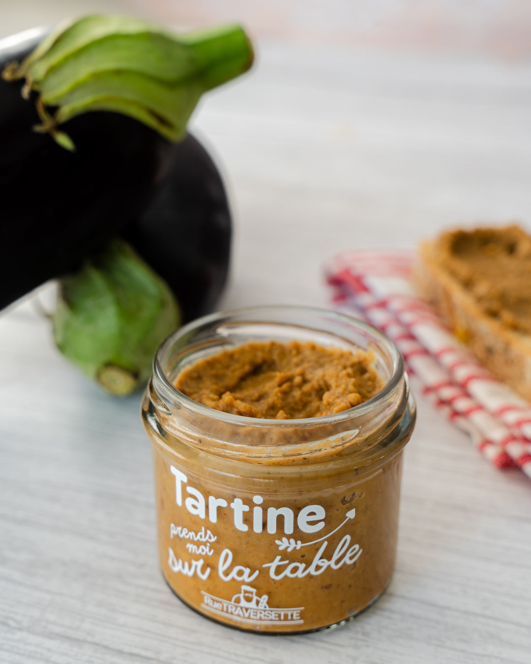 Prends-moi sur la table